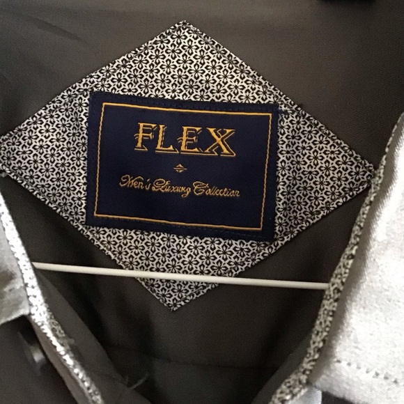 Men's Long-Sleeve Dress Shirt in Gray - Classic Button-Front - Picture 2 of 7